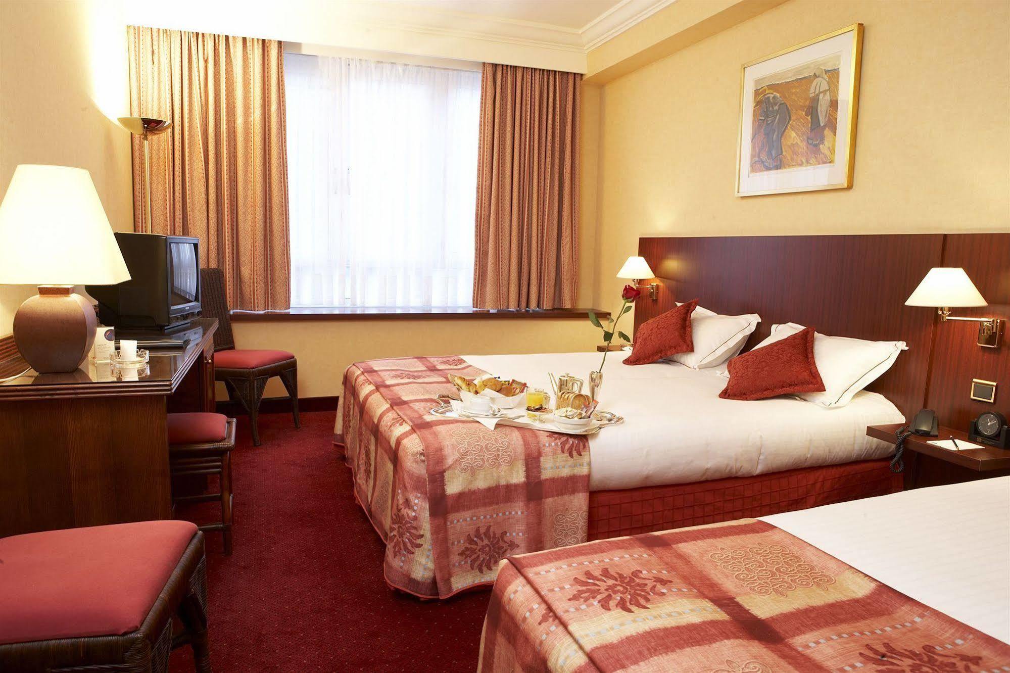 Hotel Imperial Остенде Экстерьер фото